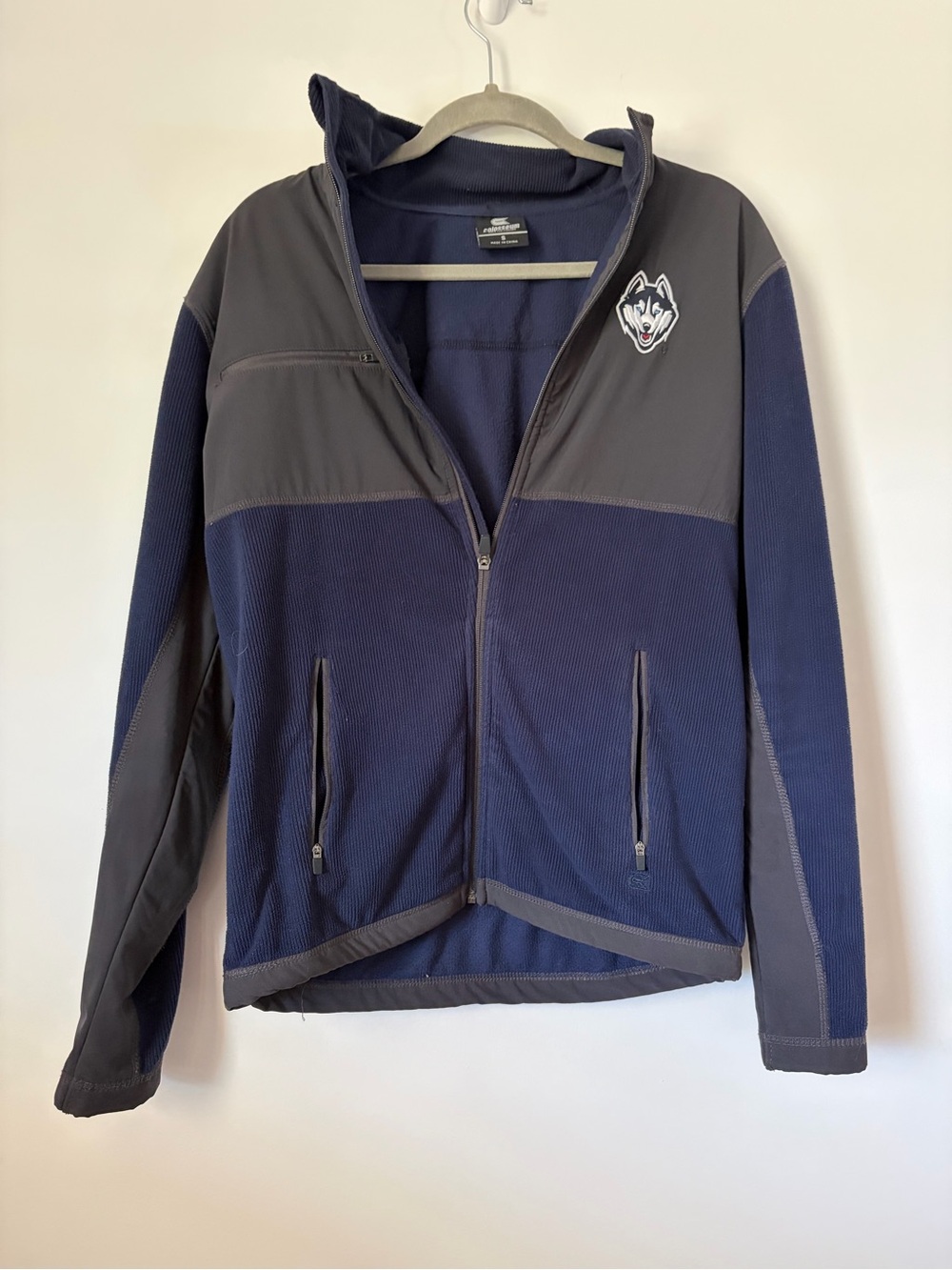 Men’s UCONN Huskies zip up thermal fleece jacket size S college